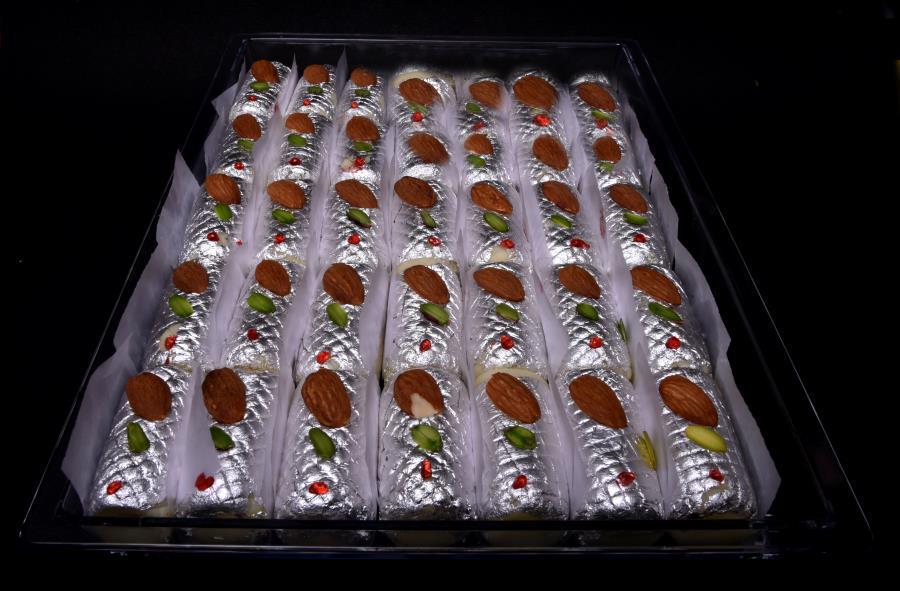 Badaam Roll